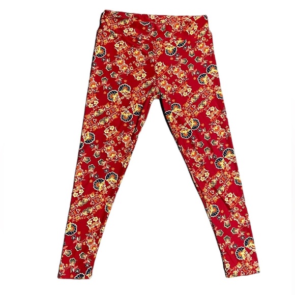 ⭐️4 for $10⭐️ Red Paisley Leggings.  Women's Size Large / XL.  Buttery Soft. - Picture 2 of 6